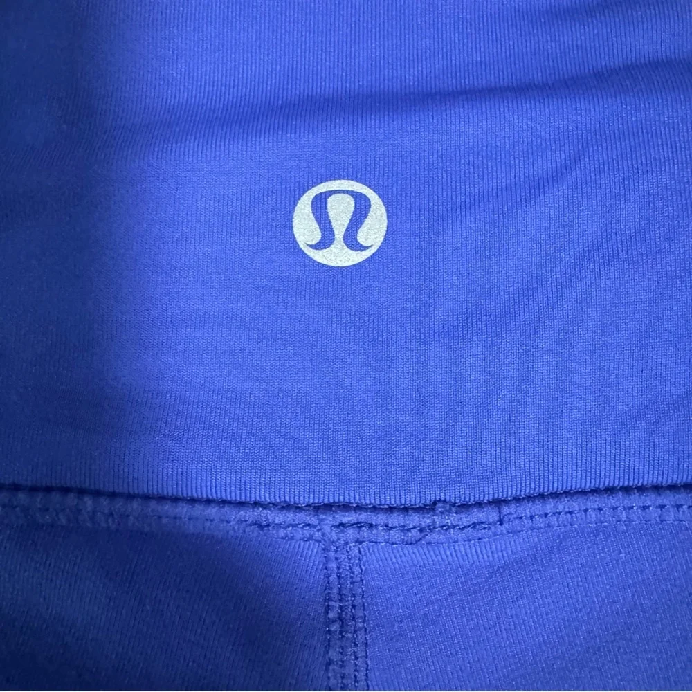 Lululemon Blue White Astro Crop Capri Leggings Size 8